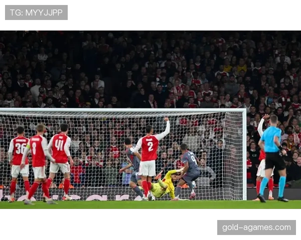 利物浦防线频频被打穿，站位问题显现并影响近期走势