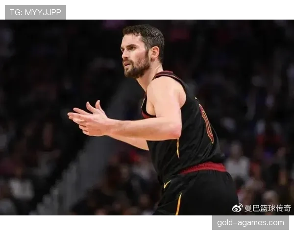 海耶斯低位单打效率提升，改变内线攻防格局