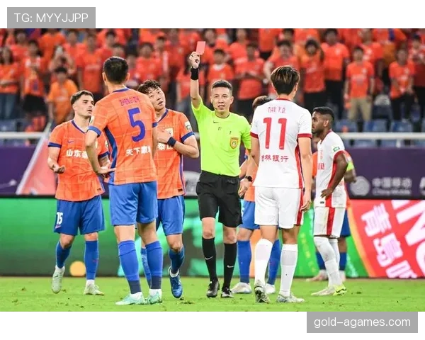 替补席红牌判罚标准解读：哪些行为会直接吃到红牌？