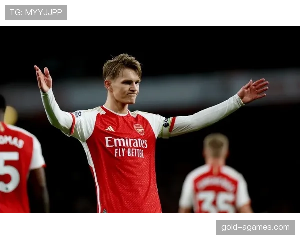 德布劳内 vs 厄齐尔：进攻组织与战术影响力差距解析