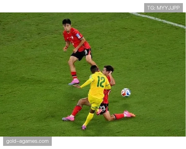 南非对韩国战报：1-0胜利确保小组第二